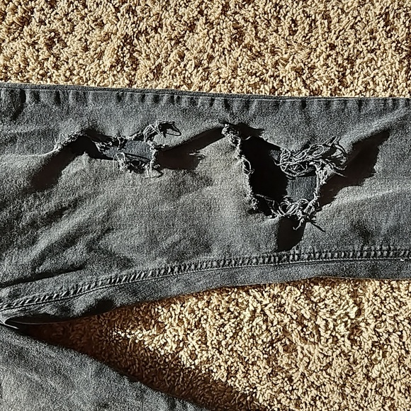 Ring of Fire black distressed jeans, size 34x30 - Picture 4 of 9